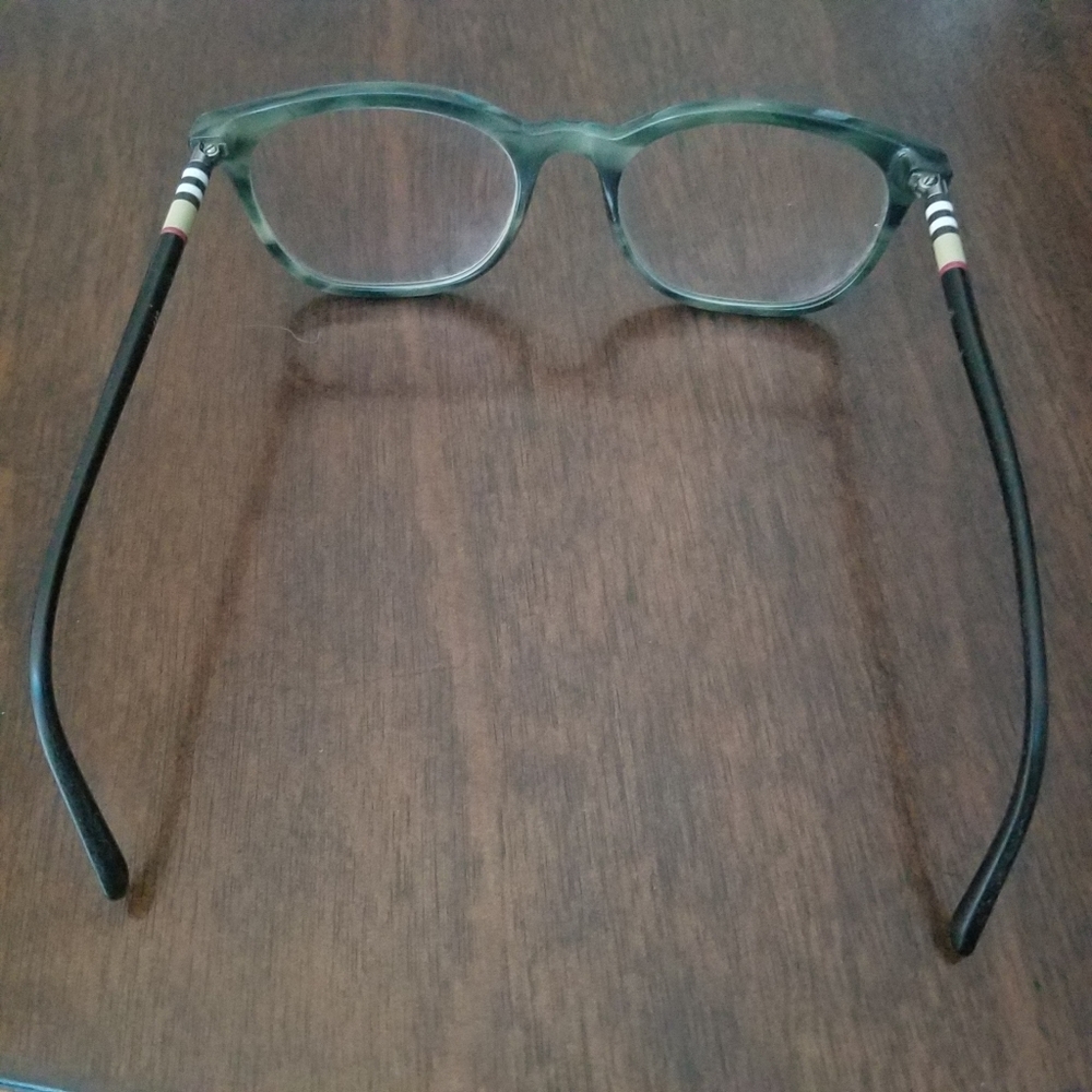 Glasses - Picture 7 of 16
